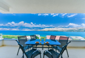 Crowonder Pag View Apartments